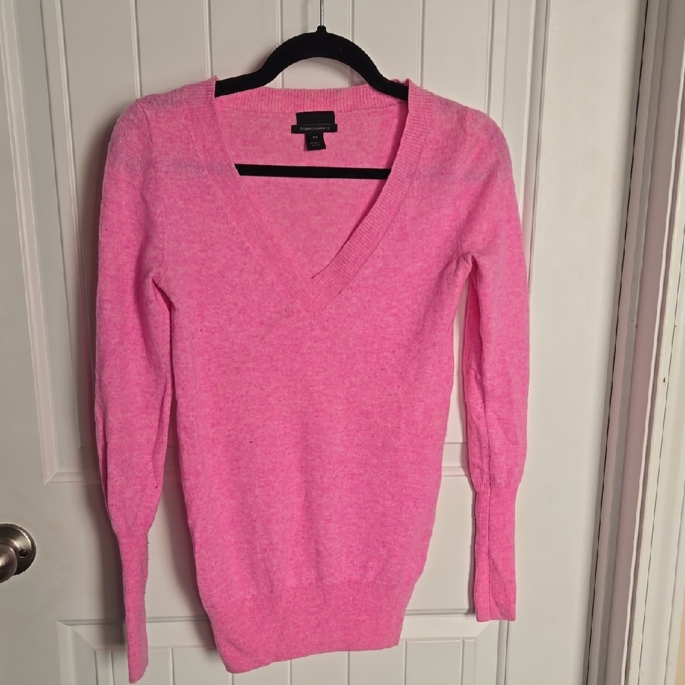 J. Crew Pink V-Neck Sweater Italian Cashmere Fitted Knit Preppy Classic Luxury
